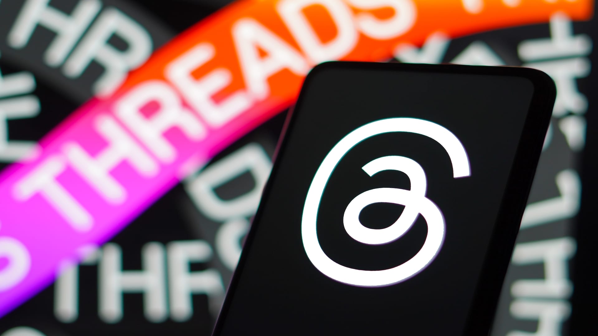 Meta rolls out ads globally on Threads feed